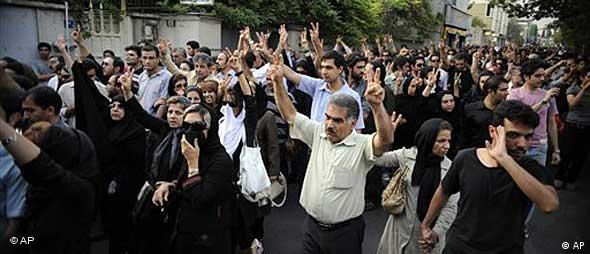 تظاهراتی درپیوند با اعتراضات به تقلب در انتخابات در تهران تظاهراتی درپیوند با اعتراضات به تقلب در انتخابات در تهران